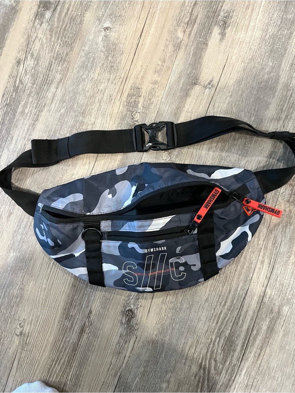 Gymshark Black and Gray Camo Crossbody Belt Bag - Picture 4 of 4